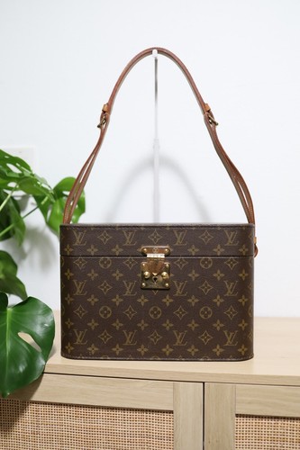 Louis vuitton beauty cosmetic - louis,