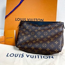 Louis Vuitton Palas Beauty